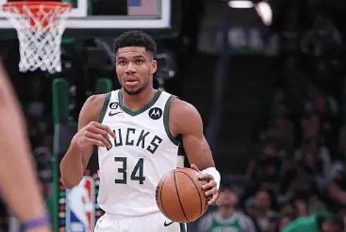 开云官网-连续惨败东部豪强 雄鹿进攻不见好转已成纸老虎？